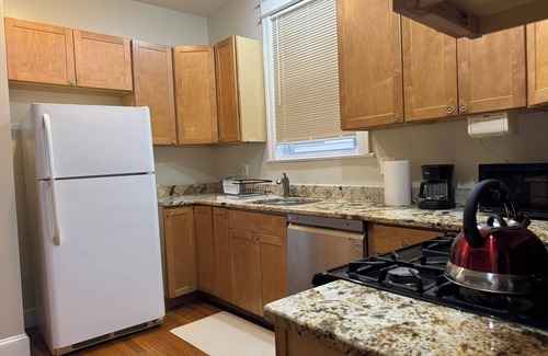 16th Street Heights Lit Et Petit-Déjeuner | Beautiful Home Away from Home: Spacious 5-bedroom house in Washington DC.
