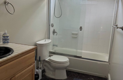 16th Street Heights Lit Et Petit-Déjeuner | Beautiful Home Away from Home: Spacious 5-bedroom house in Washington DC.