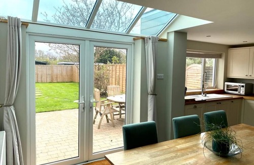 Birdham Maison | Beautiful home in Birdham, minutes to the beach
