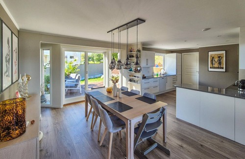 Loddefjord Maison | Beautiful home in Bjørøyhamn with house sea view