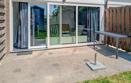 Bruinisse Maison | Beautiful Home In Bruinisse With Wifi