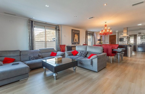 Cox Maison | Beautiful home in Cox