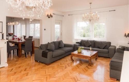Dugo Selo Maison | Beautiful Home In Dugo Selo With Wifi