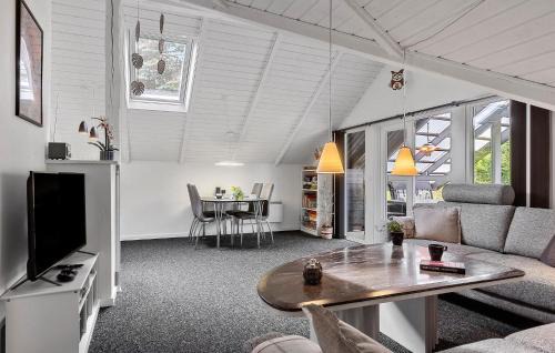Farvang Maison | Beautiful Home In Fårvang With Wifi