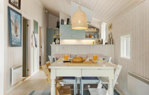 Havnsø Maison | Beautiful Home In Føllenslev With Wifi