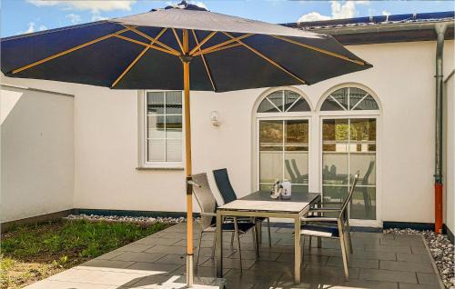 Gutzkow Maison | Beautiful Home In Gützkow With Kitchen