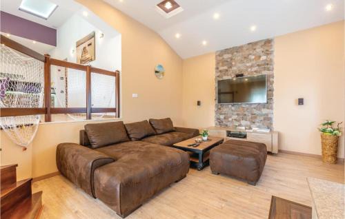 Hrvace Maison | Beautiful Home In Hrvace With Wifi