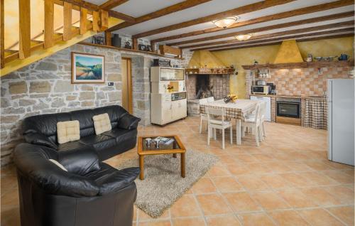 Krbune Maison | Beautiful Home In Krbune With Wifi