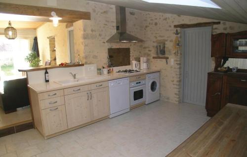 La Jonchere Maison | Beautiful Home In La Jonchere