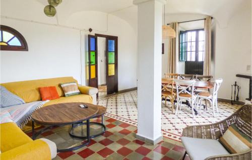 La Nava Maison | Beautiful Home In La Nava With Kitchen