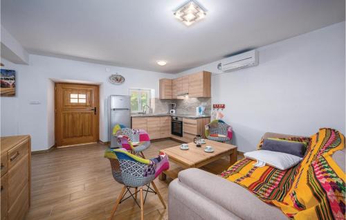 Marceljani Maison | Beautiful Home In Labin With Kitchen