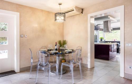 Mataelpino Maison | Beautiful Home In Mataelpino