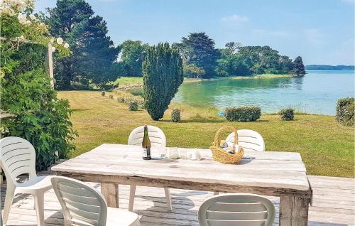 Pays Bigouden Sud Maison | Beautiful Home In Pont Labbé With Wifi