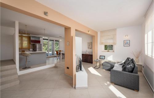 Gulici Maison | Beautiful Home In Porec With Wifi