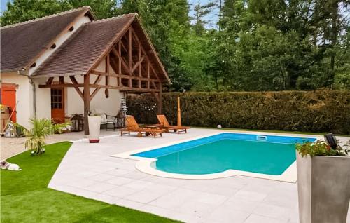 Sainte-Anne-sur-Brivet Maison | Beautiful Home In Salbris