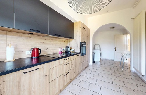 Sens Maison | Beautiful home in Sens with WiFi