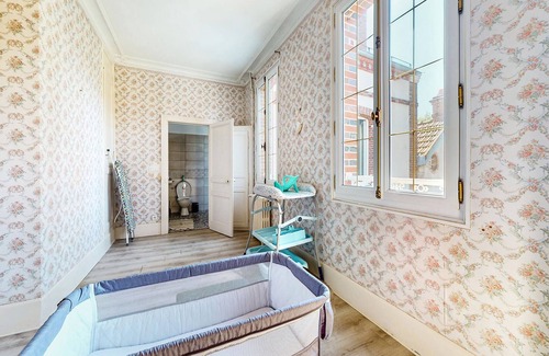 Sens Maison | Beautiful home in Sens with WiFi