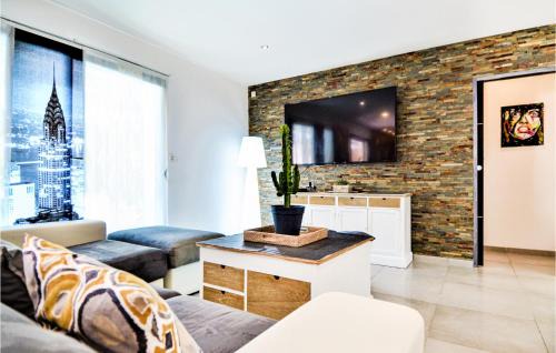 Saint-Victor-la-Coste Maison | Beautiful Home In St Victor La Coste