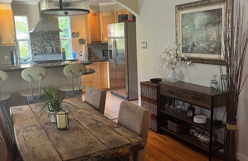San Carlos Maison | Beautiful home in the heart of San Carlos
