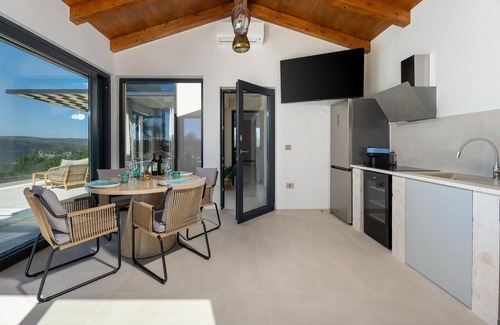 Trget Maison | Beautiful home in Trget