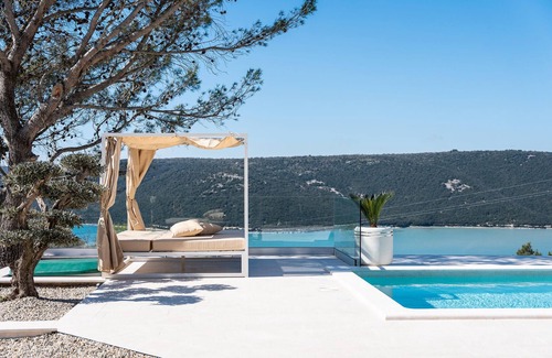 Trget Maison | Beautiful home in Trget