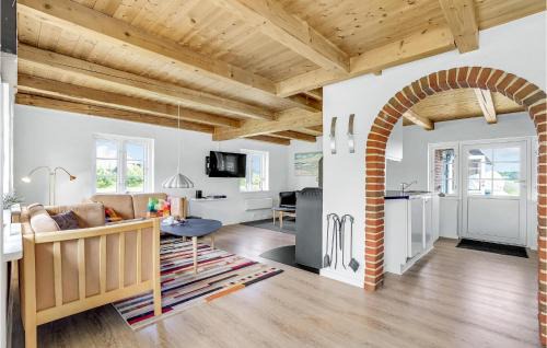 Øhuse Maison | Beautiful Home In Ulfborg With Kitchen