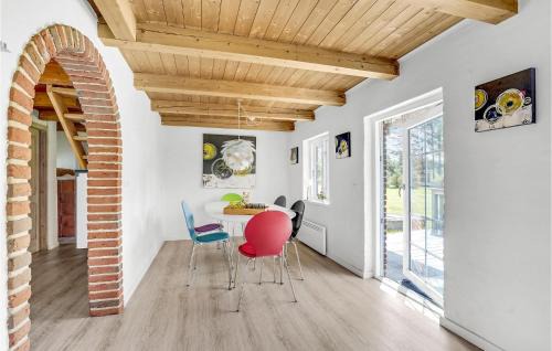 Øhuse Maison | Beautiful Home In Ulfborg With Kitchen