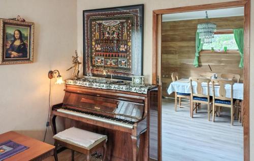 Bomlo Maison | Beautiful Home In Urangsvåg