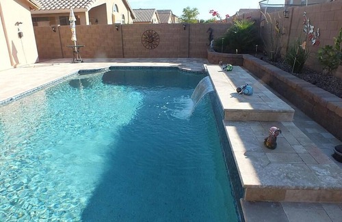 Circle Cross Ranch Maison | Belle maison dans la vallée de San Tan Piscine chauffée et arrière-cour entièrement carrelée