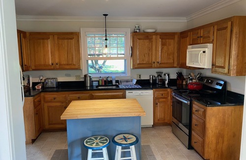 Windsor Maison | Beautiful home offering privacy on 7 acres with private pond