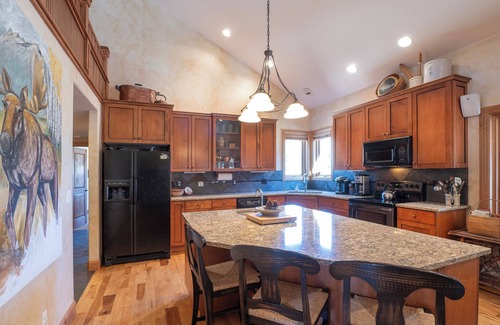 Pine Maison | Beautiful Home on 40+ Acres on South Platte River