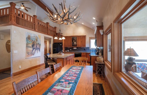 Pine Maison | Beautiful Home on 40+ Acres on South Platte River