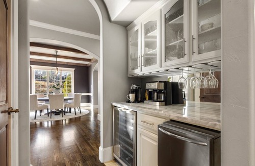 Jenks Maison | Book your stay for 2022 PGA Championship! 5500 sq ft/gated community/pool/ht