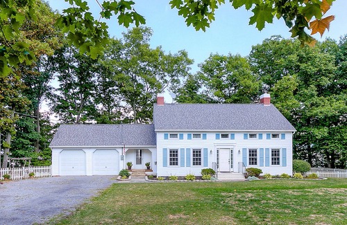 Romulus Maison | Belle maison sur le lac idéal pour les familles et à distance de marche de la cave