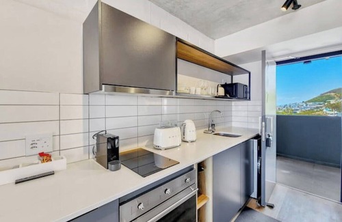 Fresnaye Appartement | Beautiful Home Perfect Location!