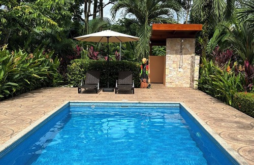 Ojochal Maison | Nouveau sur le marché locatif! Beautiful Home: New Rancho, Mntn View, Pool, Bonus Casita