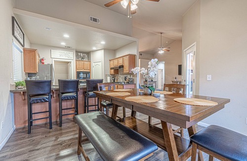 Fresno Maison | Beautiful home W/Pool Close to National Parks.
