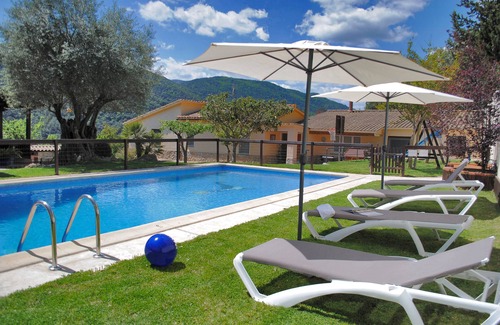 Pujarnol Villa | Magnifique villa avec piscine privée près du lac de Banyoles et des plages.