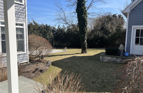 Town of Southold Town Maison | Beautiful home within walking distance to beach