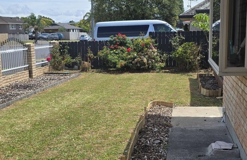 Auckland Maison | Beautiful homestay neat and tidy room with attached bathroom. Fountains view