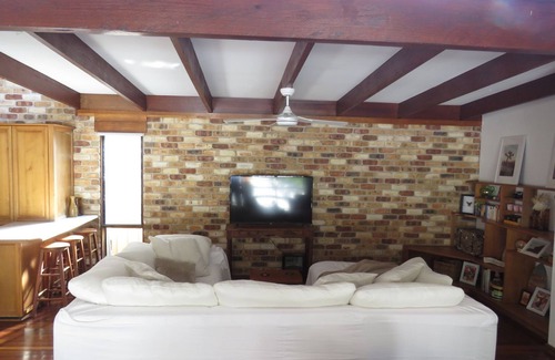 South West Rocks Maison | Beautiful house, located in a quiet area of town with its own private pool