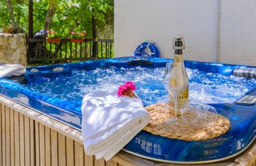 Algarinejo Cottage | Rural, piscine, rivière, 1-8, Andalousie, WIFI, jacuzzi, Alhambra, randonnée