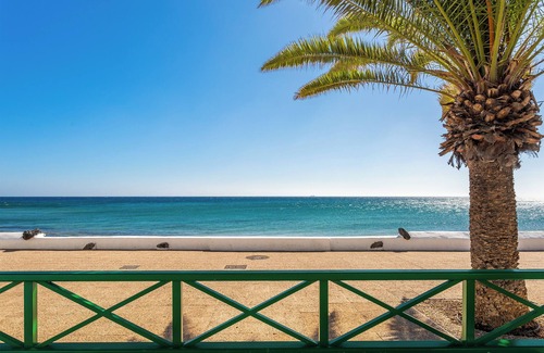 Playa Honda Maison | Belle maison directement sur la plage avec grand patio, jardin, vue sur l'océan et Wi-Fi