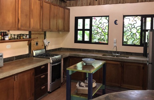 Cabuya Maison | Beautiful House Close to Beach and Local Spots. Major State Parks Near by