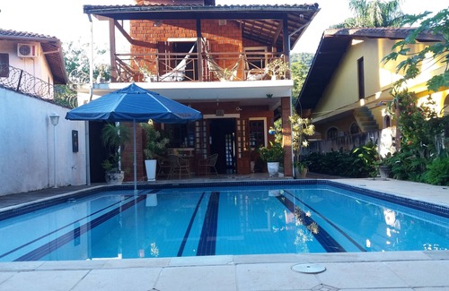 Camburi Maison | BELLE SUDDEN CAMBURI AVEC PISCINE ET TRES VERTE
