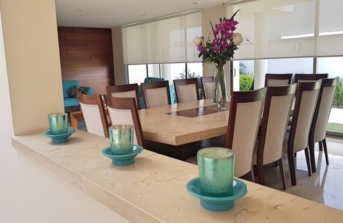 Bosques de las Lomas Maison | Belle maison dans un quartier résidentiel / Hermosa casa en zona residencial