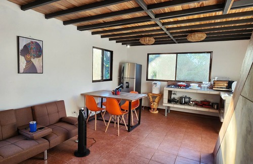 Garabito Chalet De Ski | Beautiful house, surrounded by nature in Turrubares, suitable for HomeOffice.