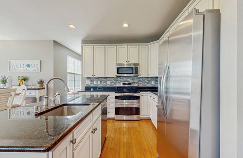 Millsboro Maison | Beautiful house with shared pool, gym, and tennis courts - near beaches
