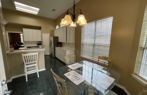 Porter Maison | Beautiful Houston Superb 4/5 bedroom Executive Home