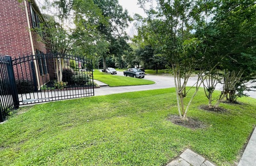 Porter Maison | Beautiful Houston Superb 4/5 bedroom Executive Home